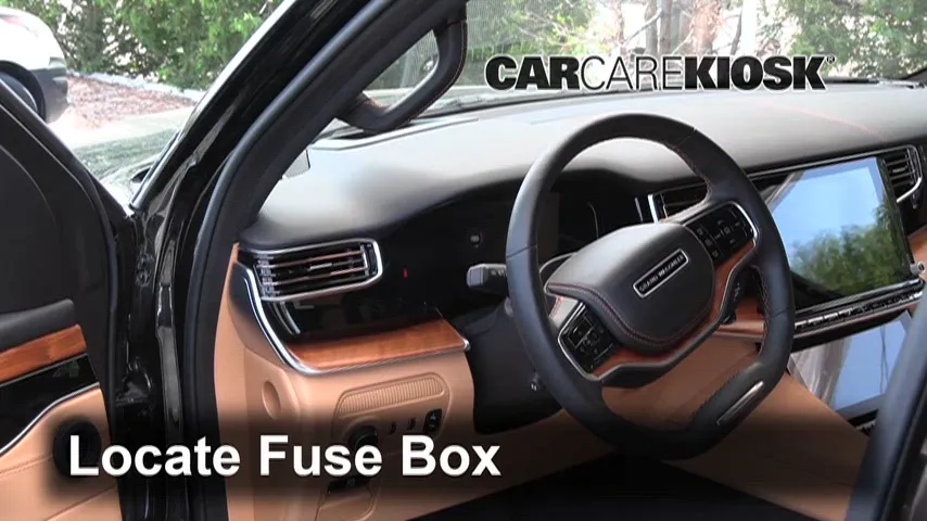 2022 Jeep Grand Wagoneer Series III 6.4L V8 Fusible (interior)